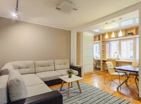 Apartament In On Nezavisimosti 19 *
